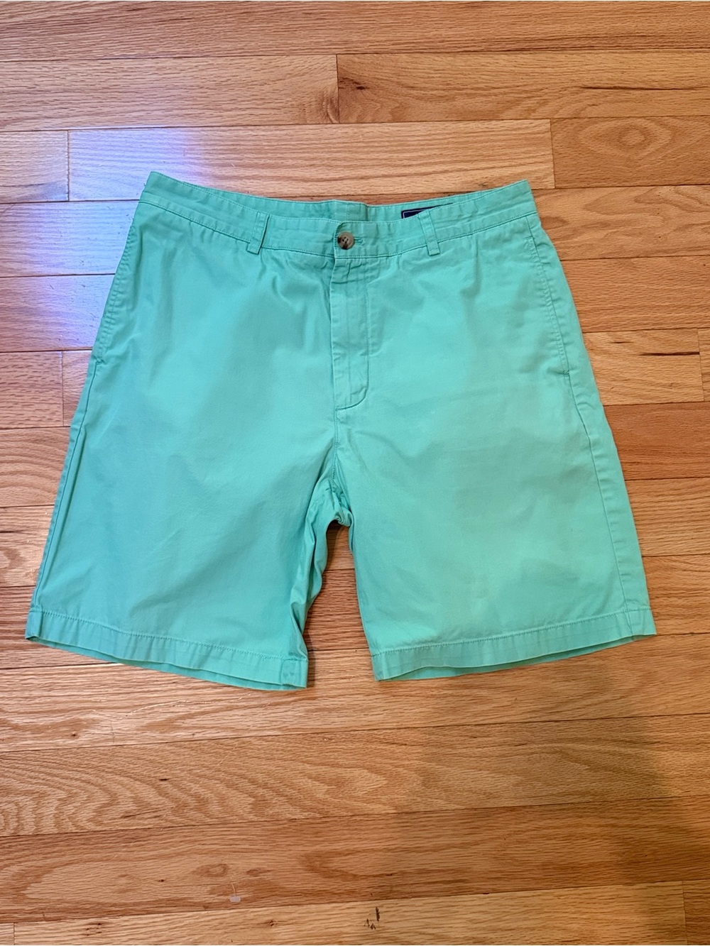 Vineyard Vines Men’s Flat-Front Shorts size 35